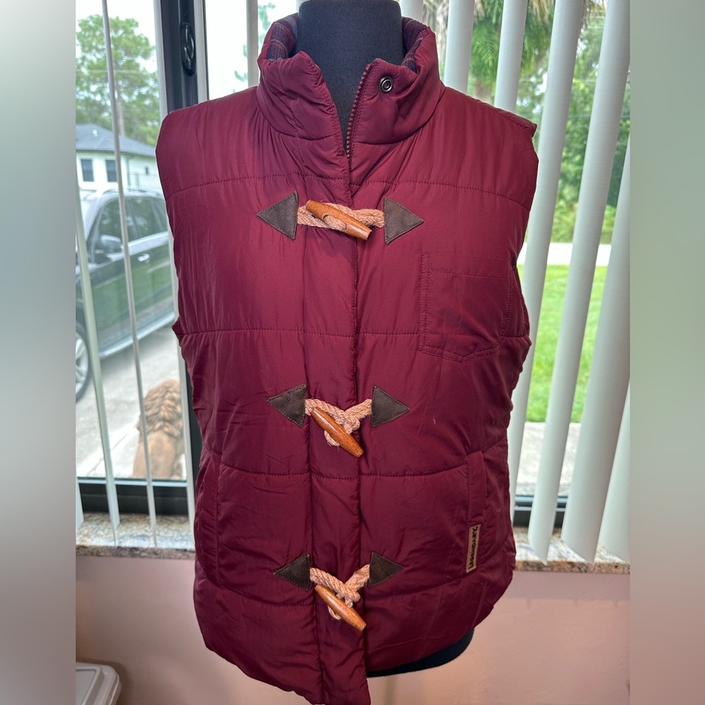 Legendary Whitetails Burgundy Puffer Vest with Toggle Closures Size Large